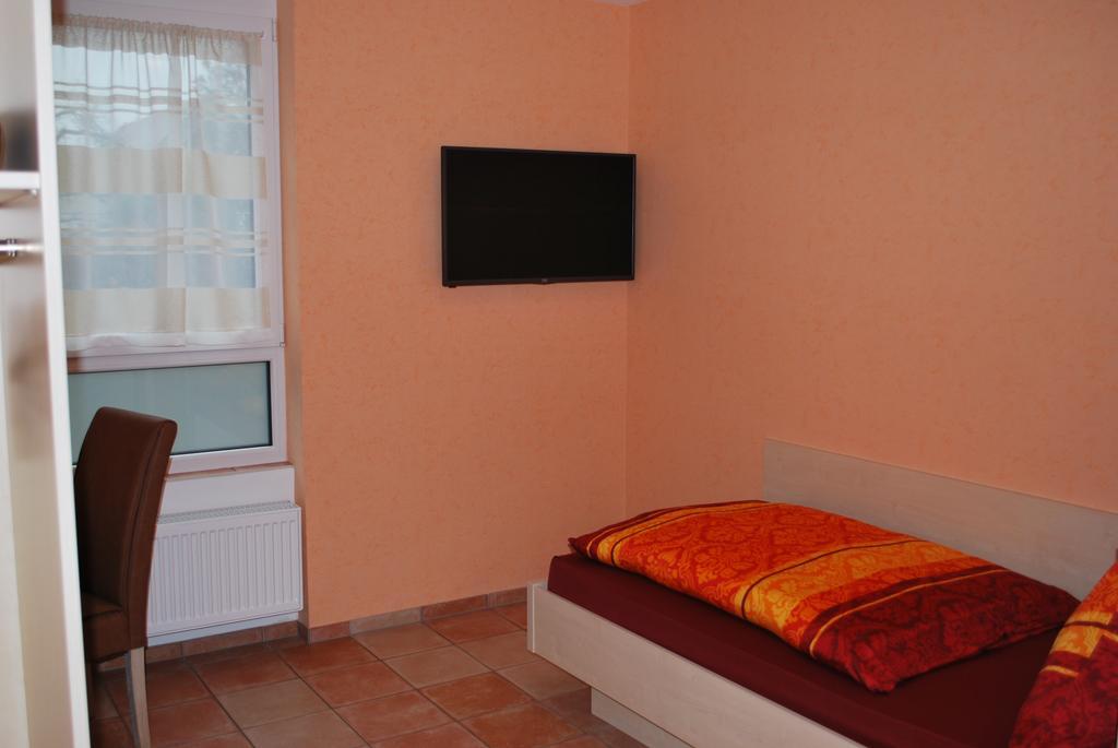 Hotel Gasthof “Goldener Engel” Stockstadt am Main Zimmer foto